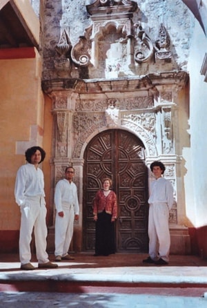 Música Ficta at colonial doorway